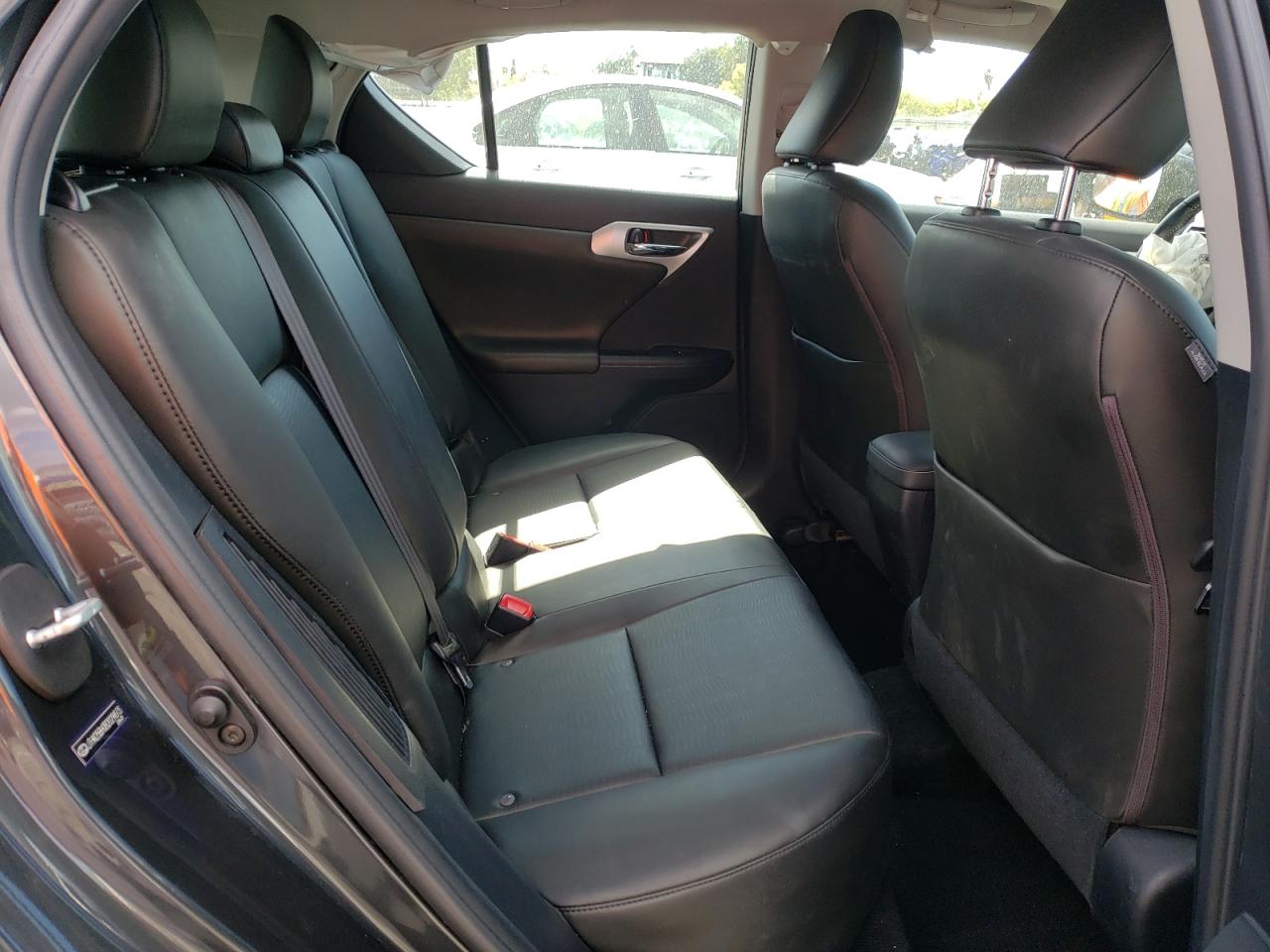 Photo 6 from auction – 2011 LEXUS CT 200 with VIN JTHKD5BH0B2029873