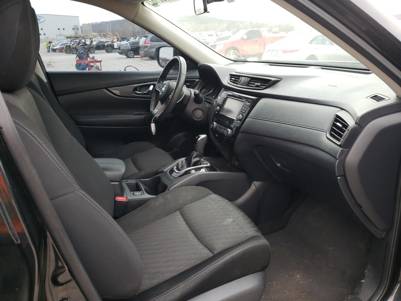 Photo 5 from auction – 2017 NISSAN ROGUE S with VIN KNMAT2MT7HP596156