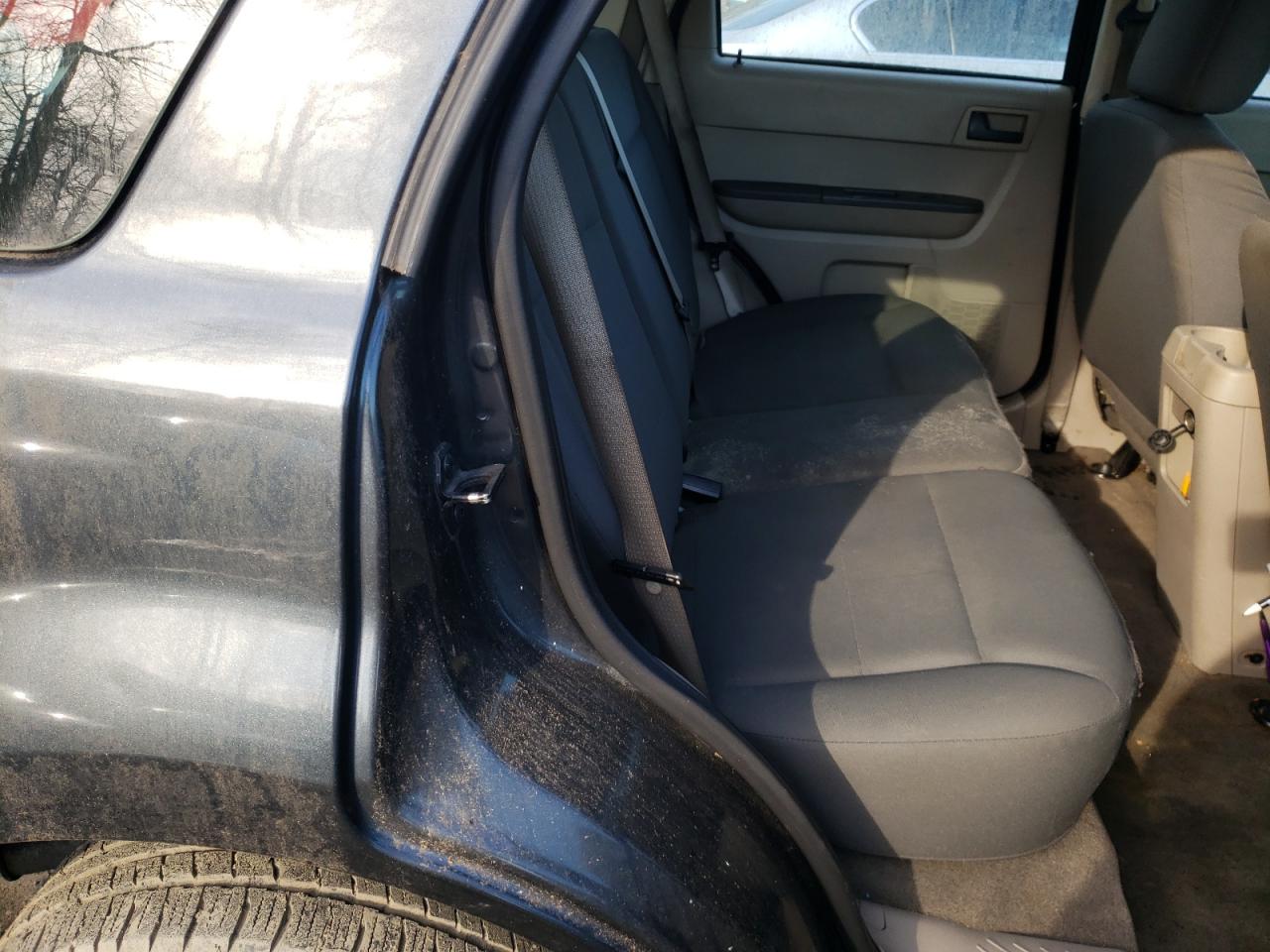 Photo 6 from auction – 2009 FORD ESCAPE XLS with VIN 1FMCU027X9KB39769