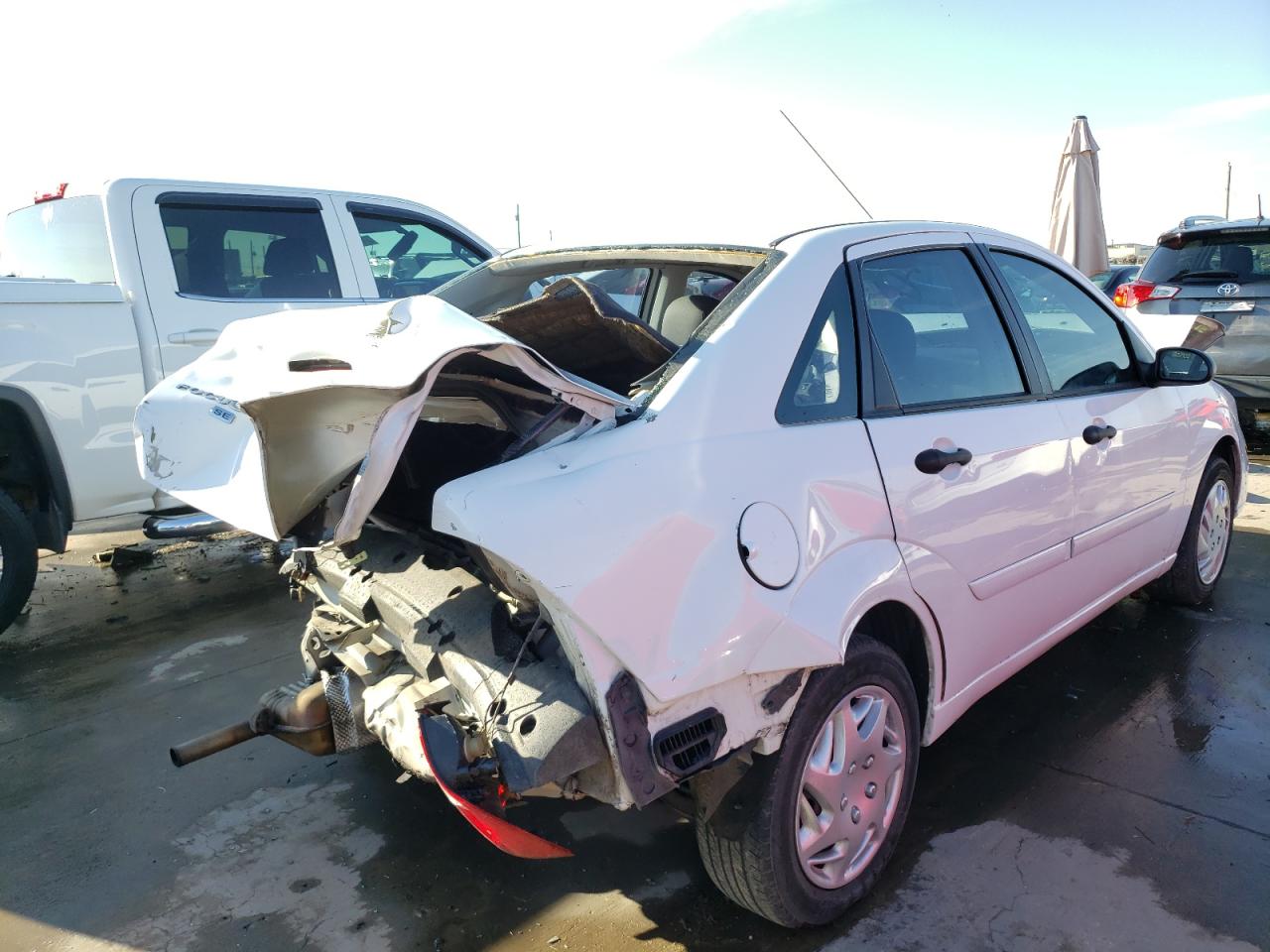 Photo 4 from auction – 2006 FORD FOCUS ZX4 with VIN 1FAFP34N86W130004