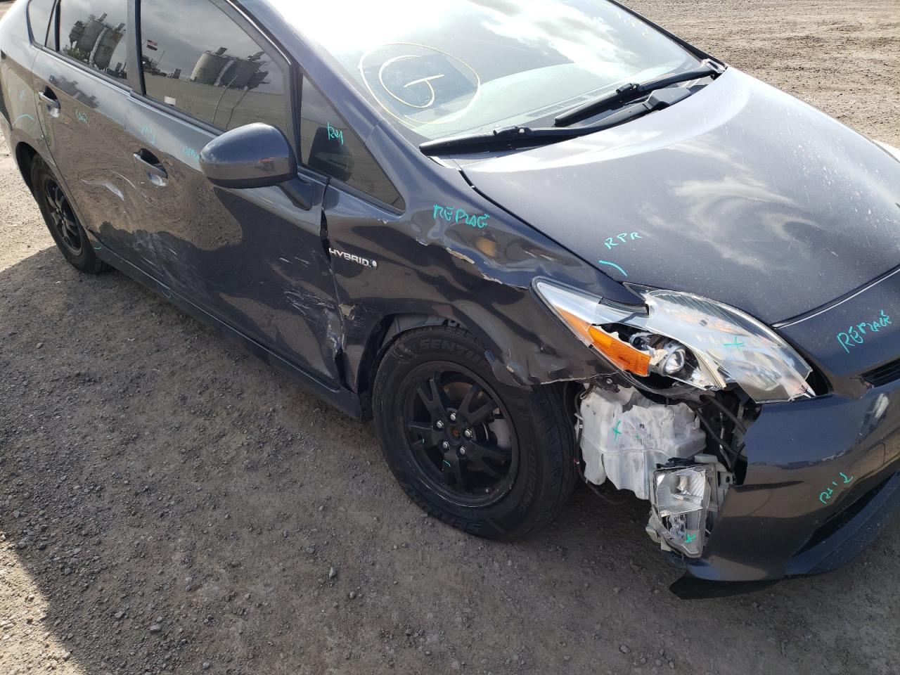 Photo 9 from auction – 2013 TOYOTA PRIUS with VIN JTDKN3DU6D1638567