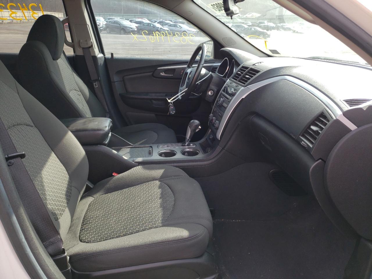 Photo 5 from auction – 2010 CHEVROLET TRAVERSE L with VIN 1GNLVFED2AJ259461