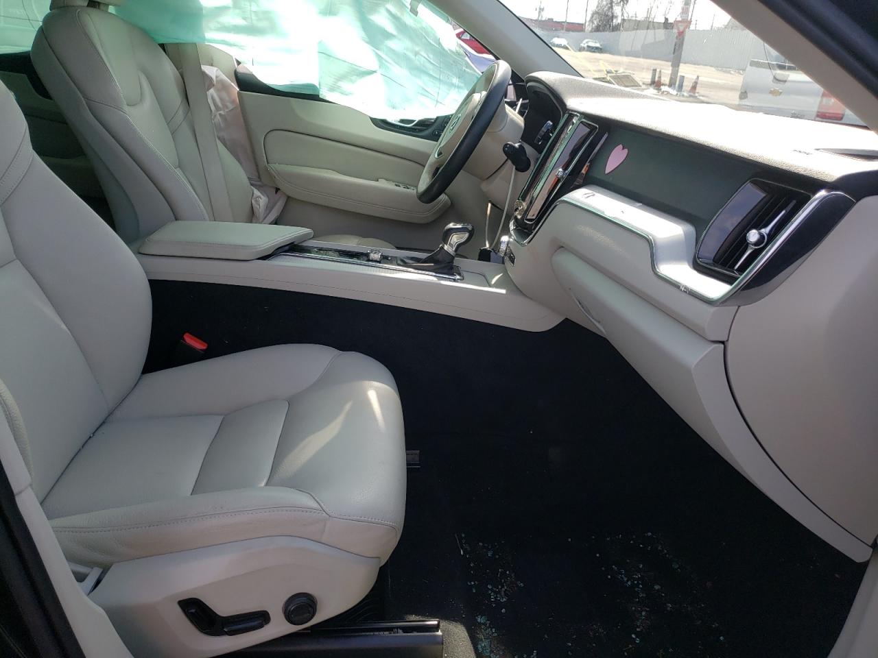 Photo 5 from auction – 2019 VOLVO XC60 T6 with VIN YV4A22RK6K1369907