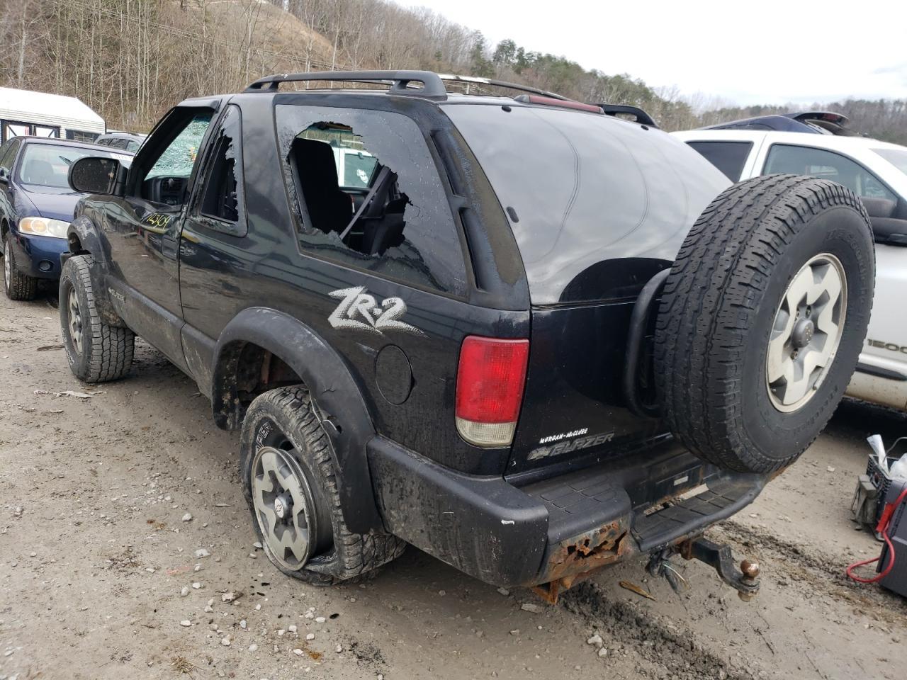 Photo 3 from auction – 2001 CHEVROLET BLAZER with VIN 1GNCT18W31K196287