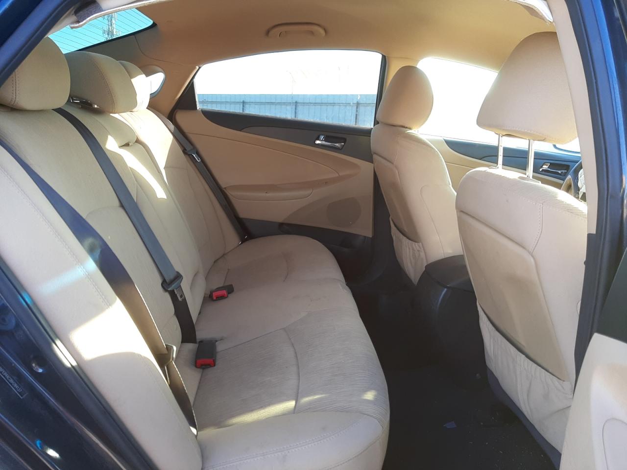 Photo 6 from auction – 2011 HYUNDAI SONATA with VIN 5NPEB4AC0BH284137