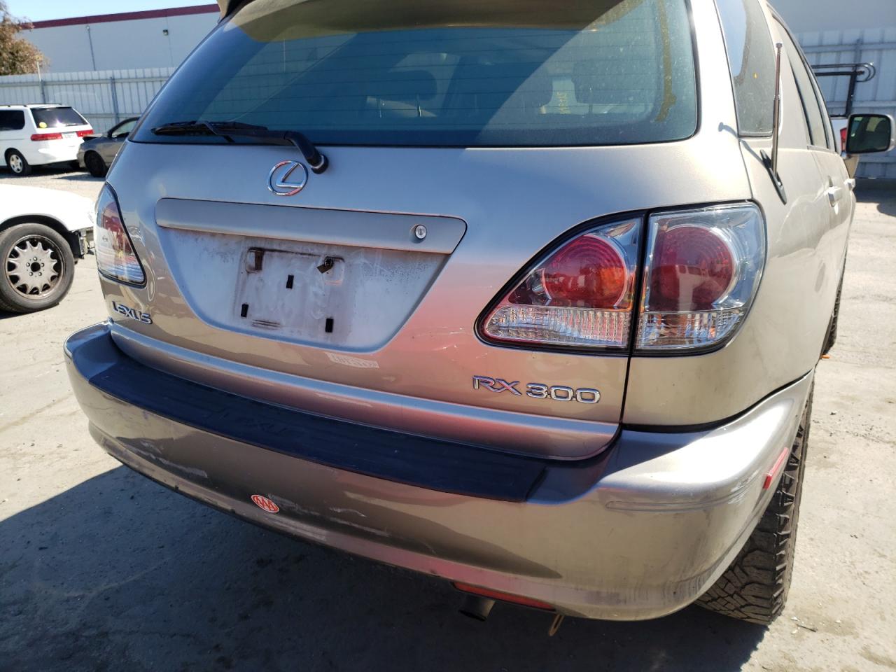 Photo 9 from auction – 2001 LEXUS RX 300 with VIN JTJHF10UX10211800