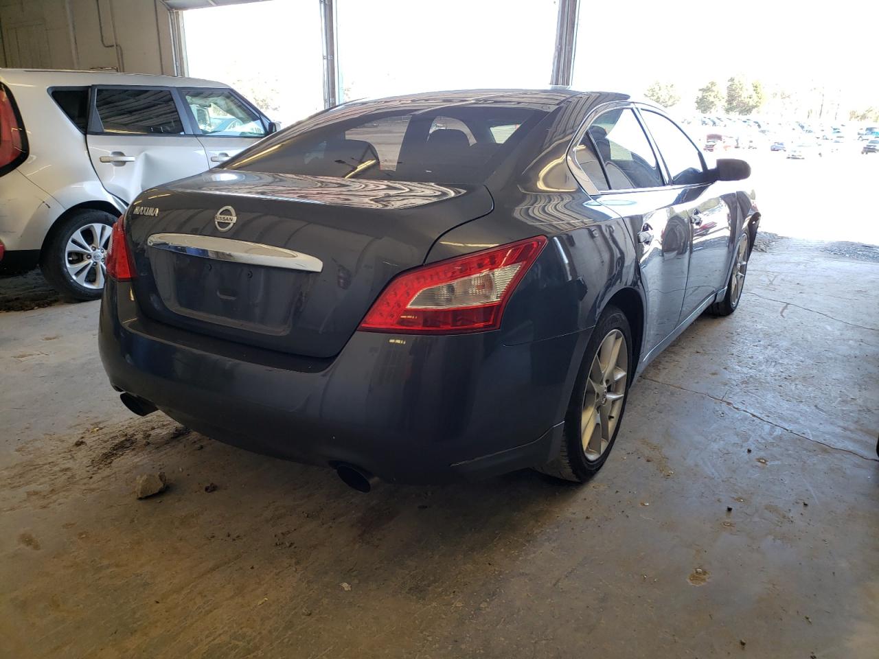Photo 4 from auction – 2010 NISSAN MAXIMA S with VIN 1N4AA5APXAC853330