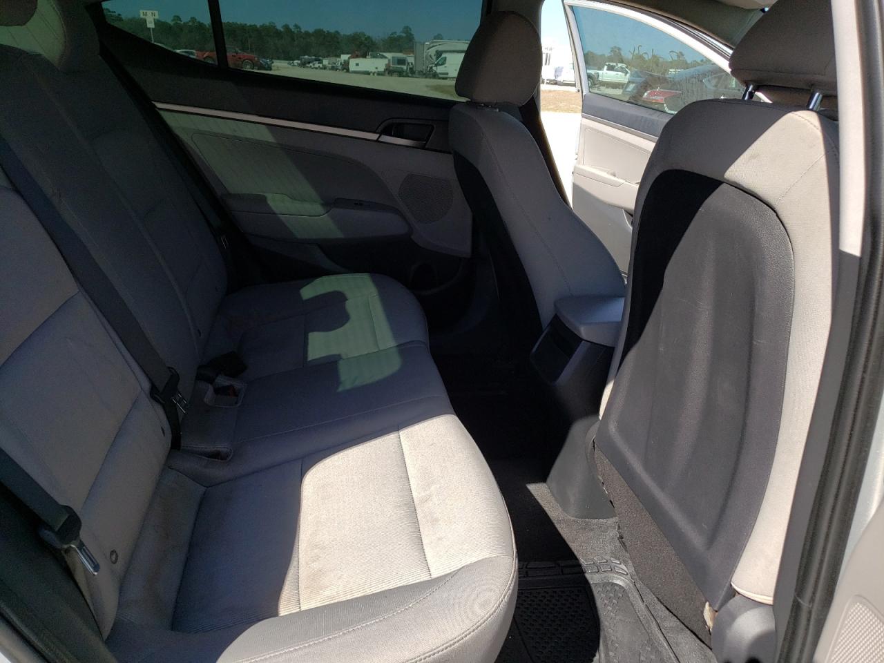 Photo 6 from auction – 2017 HYUNDAI ELANTRA SE with VIN 5NPD74LF1HH161122