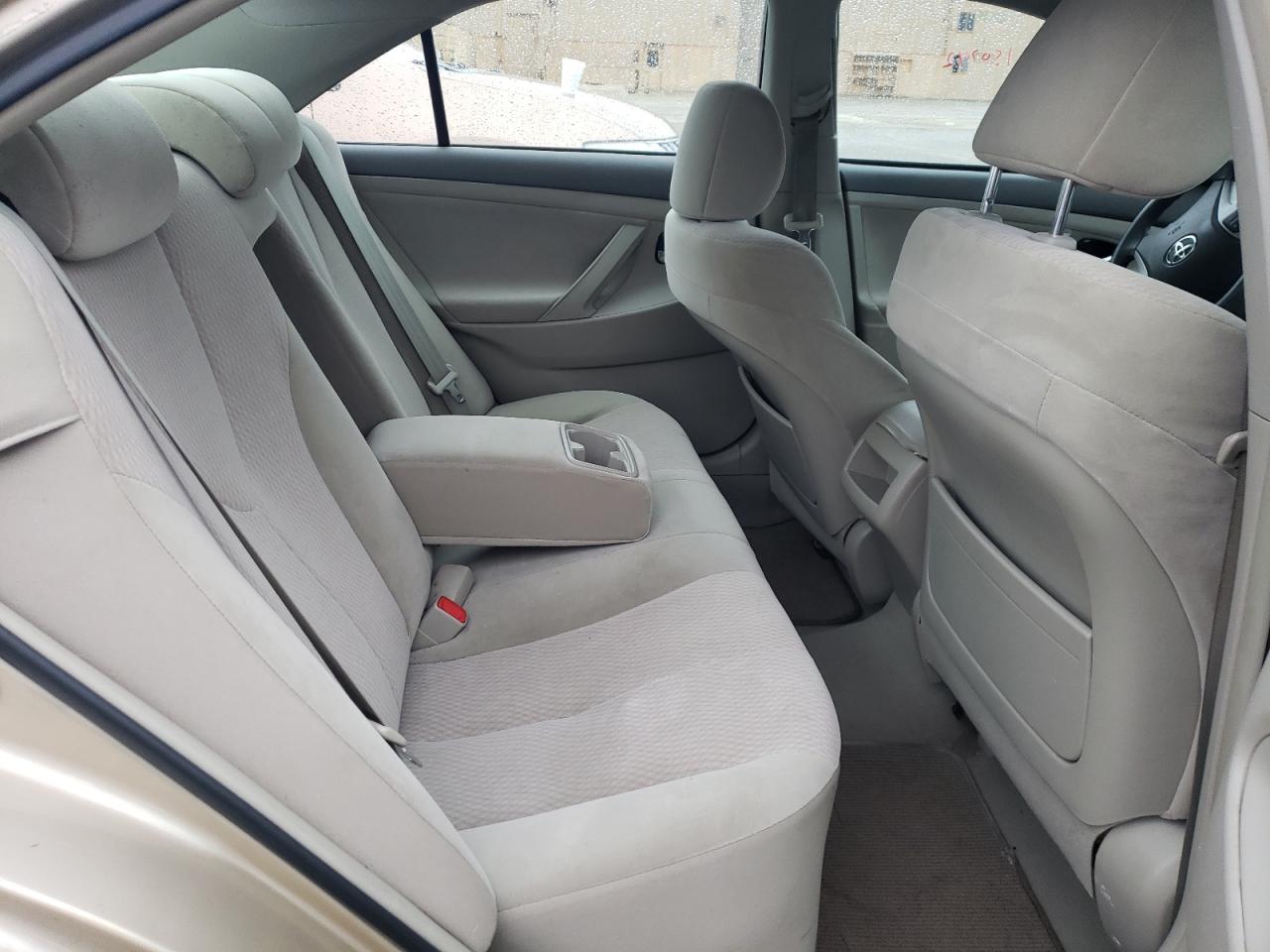 Photo 6 from auction – 2011 TOYOTA CAMRY BASE with VIN 4T1BF3EKXBU643580