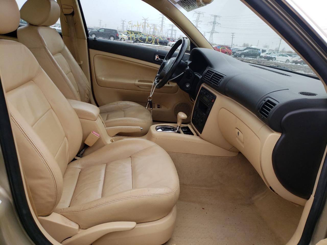 Photo 5 from auction – 2002 VOLKSWAGEN PASSAT GLS with VIN WVWVD63B52E099396