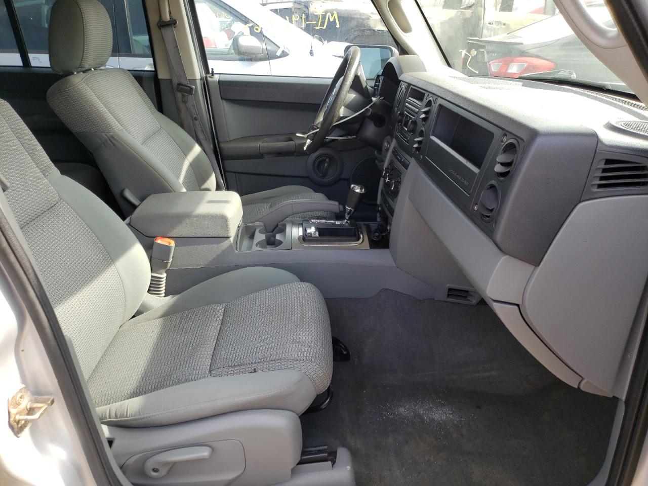 Photo 5 from auction – 2007 JEEP COMMANDER with VIN 1J8HG48PX7C567096