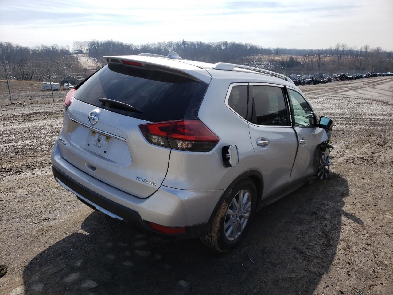 Photo 4 from auction – 2018 NISSAN ROGUE S with VIN KNMAT2MVXJP528831