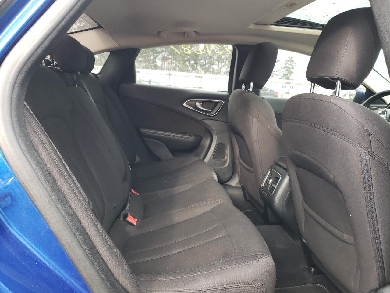 Photo 6 from auction – 2015 CHRYSLER 200 LIMITE with VIN 1C3CCCAB5FN554785
