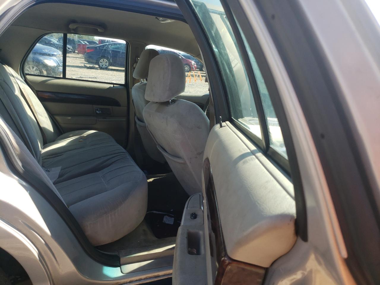 Photo 6 from auction – 2007 MERCURY GRAND MARQ with VIN 2MEFM74V67X615336