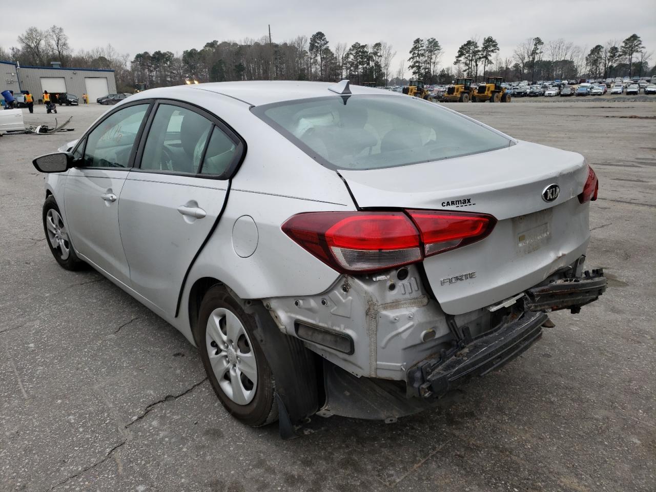 Photo 3 from auction – 2017 KIA FORTE LX with VIN 3KPFK4A7XHE011310