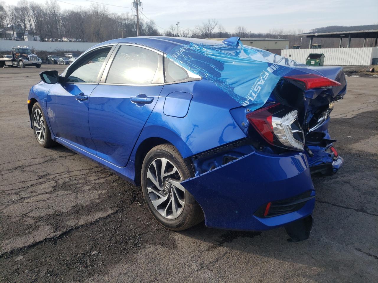 Photo 3 from auction – 2018 HONDA CIVIC EX with VIN 19XFC2F73JE202907