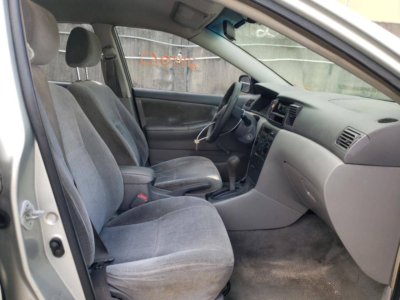 Photo 5 from auction – 2004 TOYOTA COROLLA CE with VIN JTDBR32E642036228