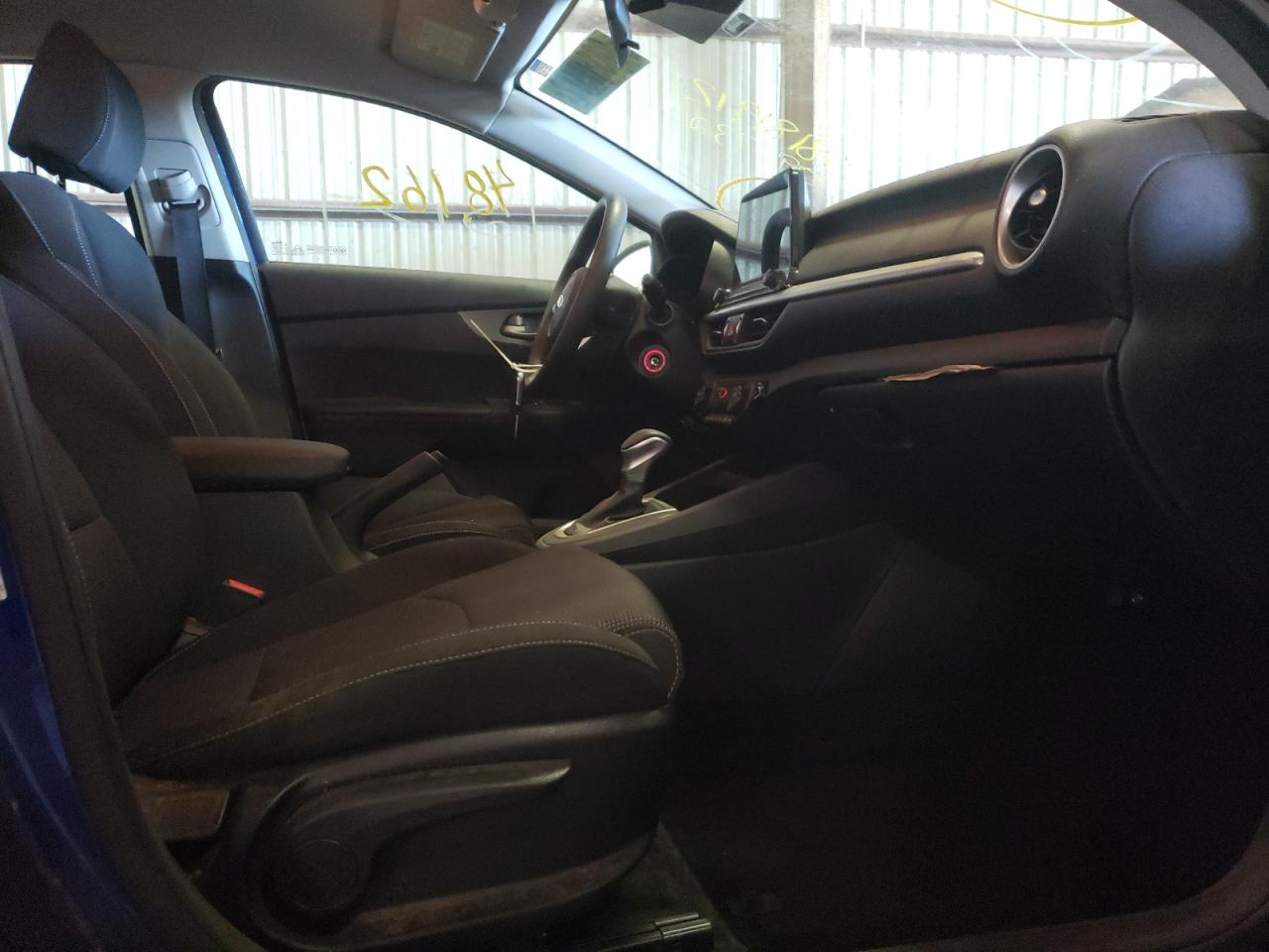 Photo 5 from auction – 2019 KIA FORTE FE with VIN 3KPF24AD4KE094732