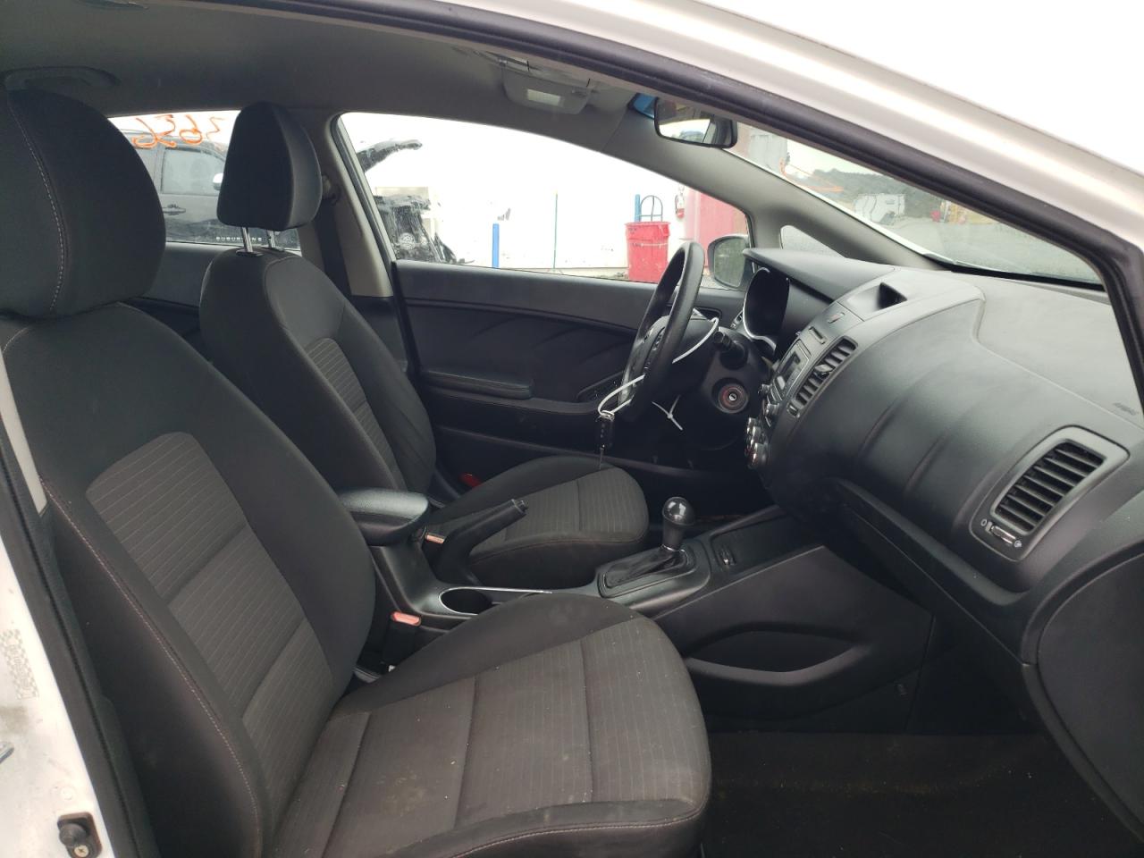 Photo 5 from auction – 2014 KIA FORTE LX with VIN KNAFX4A63E5236987