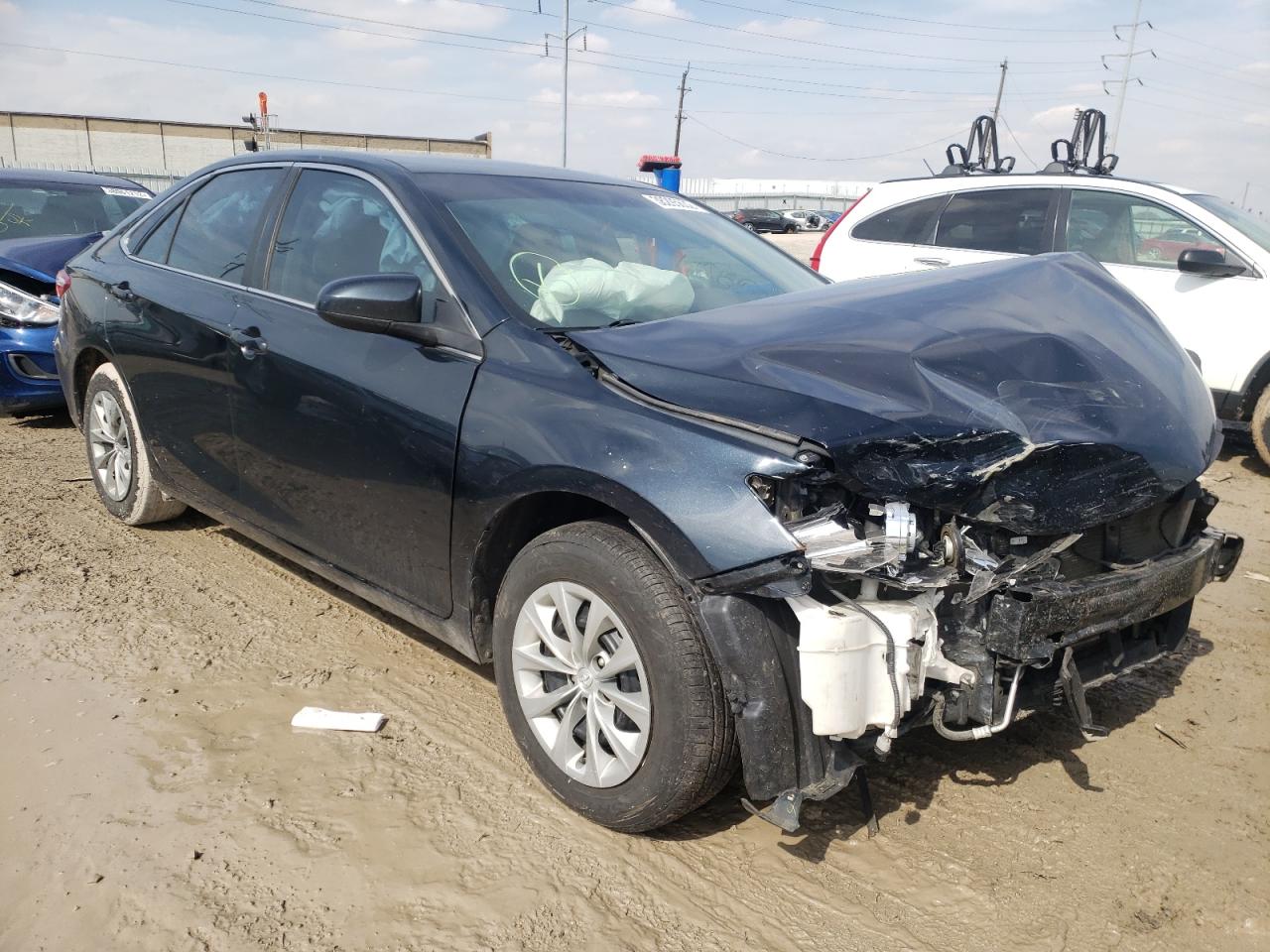 TOYOTA CAMRY LE 2017 with VIN 4T1BF1FKXHU415350 - Photo from auction