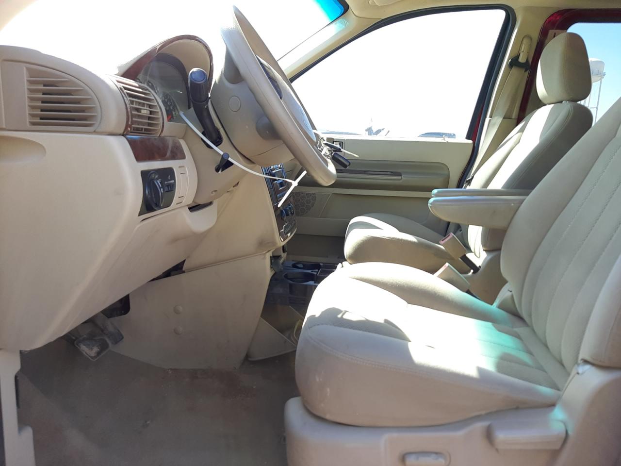 Photo 5 from auction – 2004 MERCURY MONTEREY with VIN 2MRDA20294BJ18612
