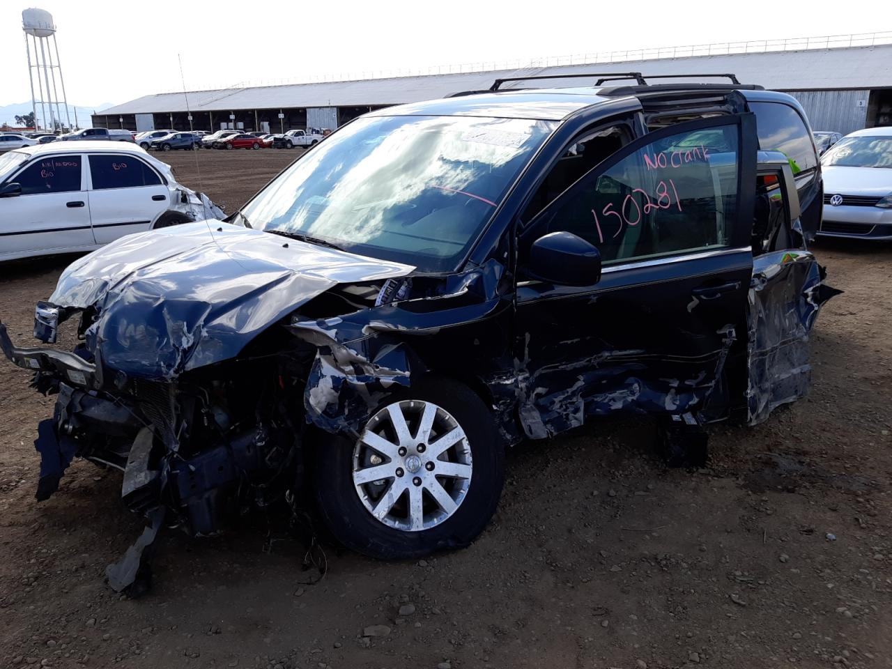 Photo 2 from auction – 2013 CHRYSLER TOWN & COU with VIN 2C4RC1BG5DR792902