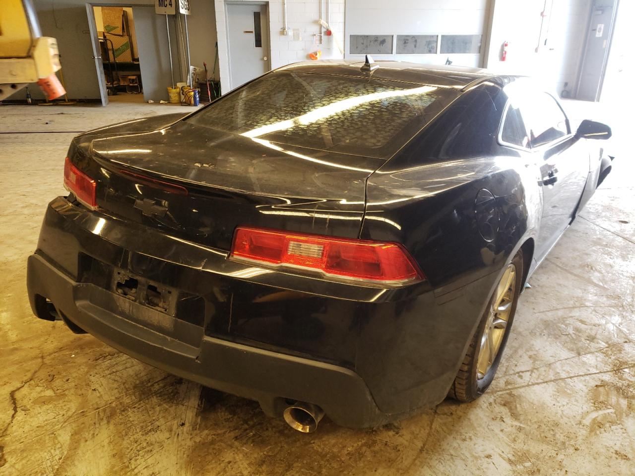 Photo 4 from auction – 2015 CHEVROLET CAMARO LS with VIN 2G1FB1E34F9117844