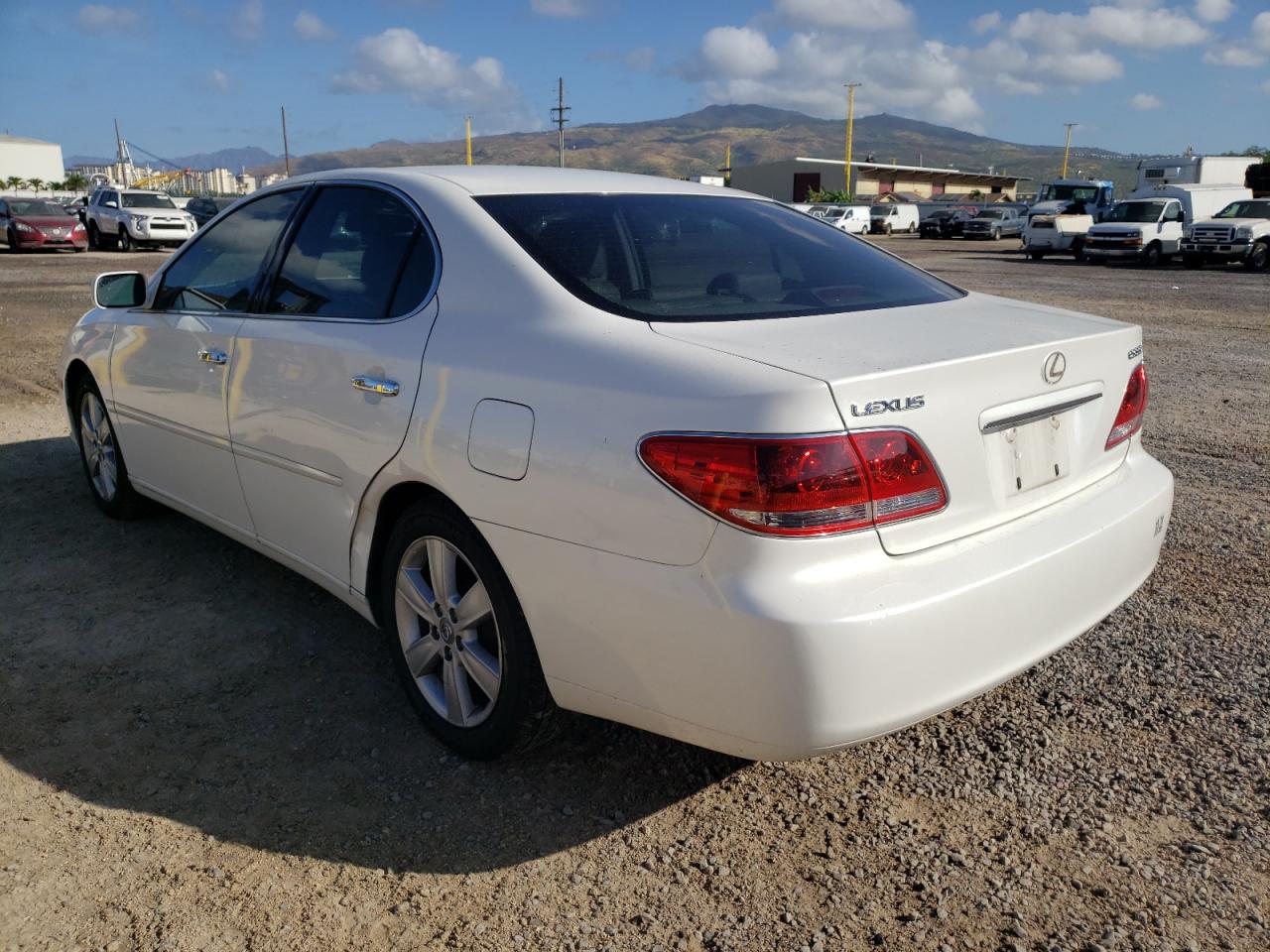 Photo 3 from auction – 2005 LEXUS ES 330 with VIN JTHBA30G255056051