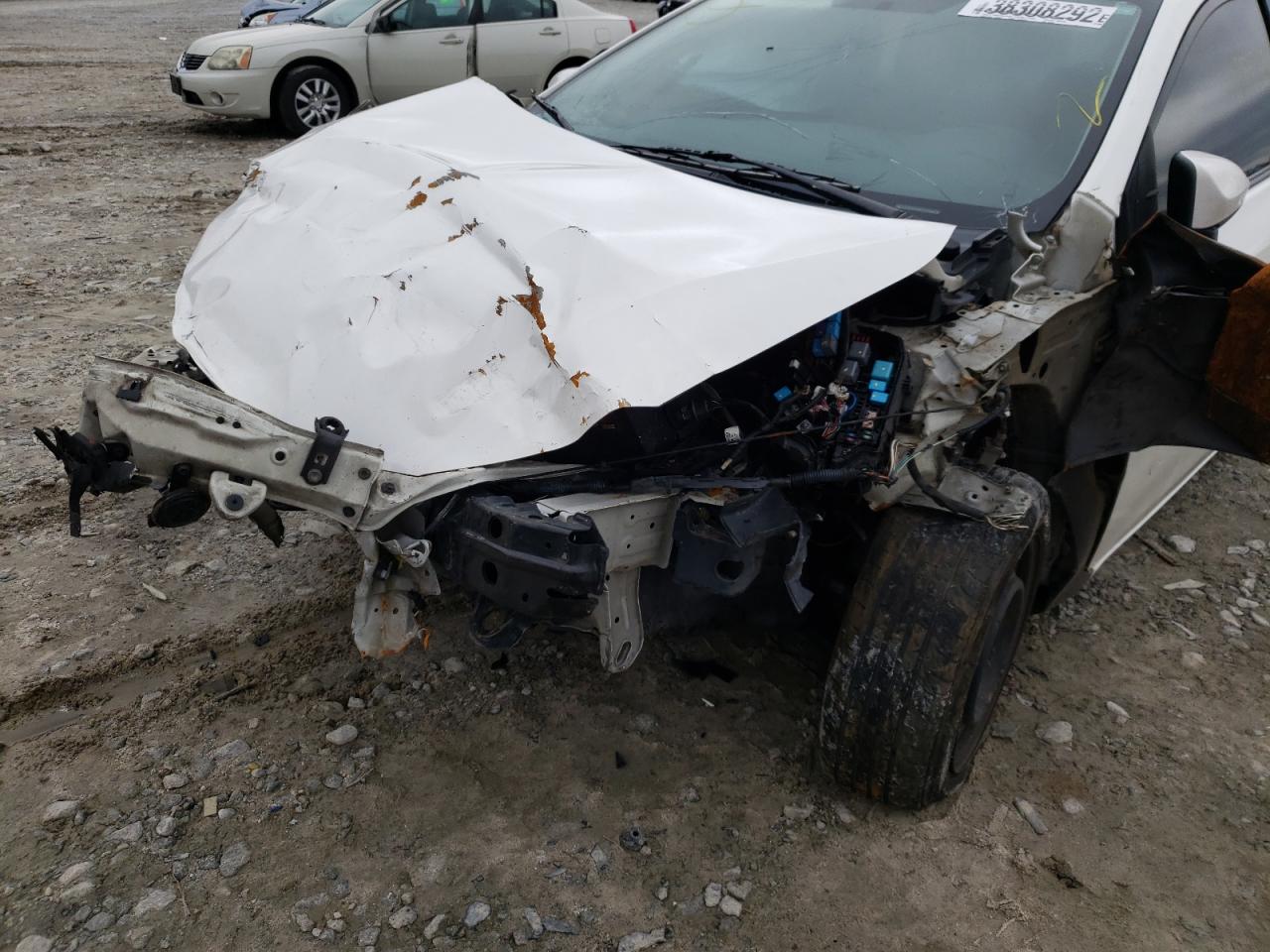 Photo 9 from auction – 2014 TOYOTA COROLLA L with VIN 5YFBURHE9EP128168