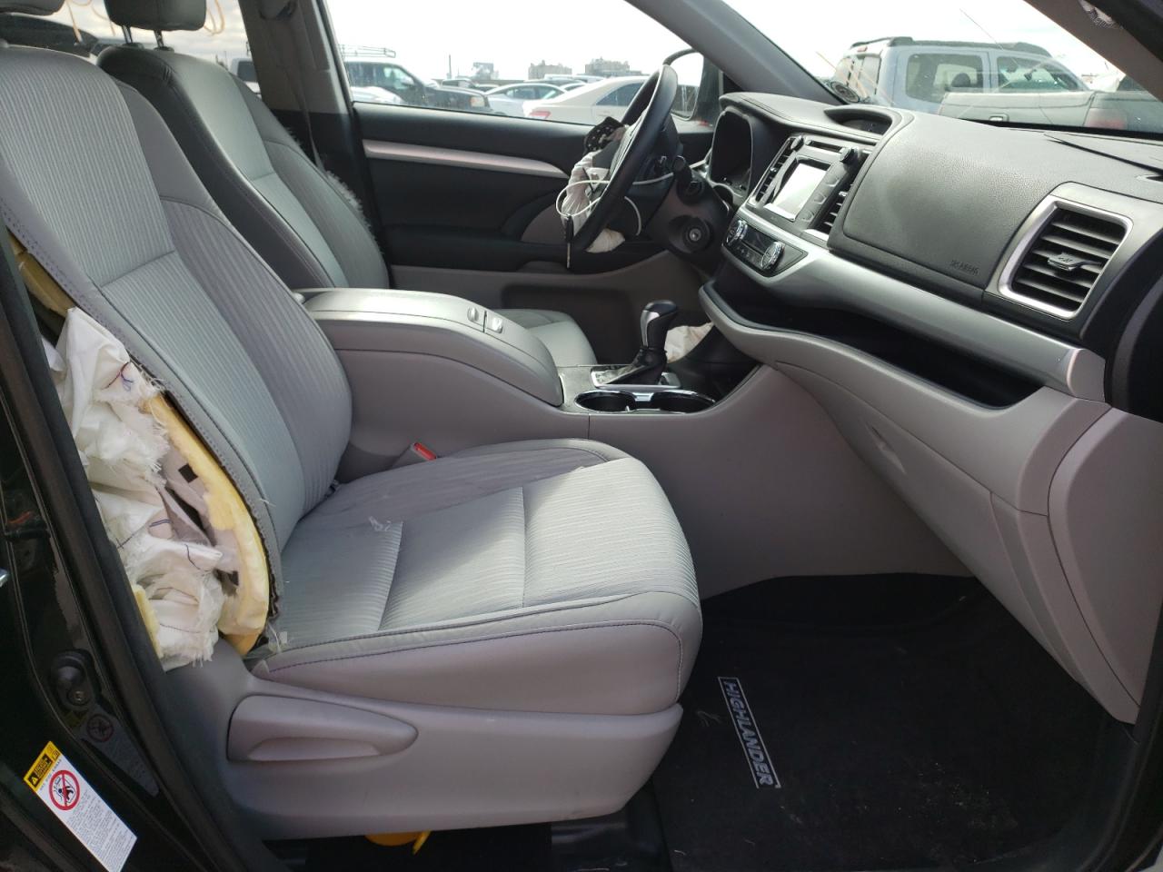 Foto 5 de la subasta – 2015 TOYOTA HIGHLANDER con VIN 5TDZKRFH8FS092127