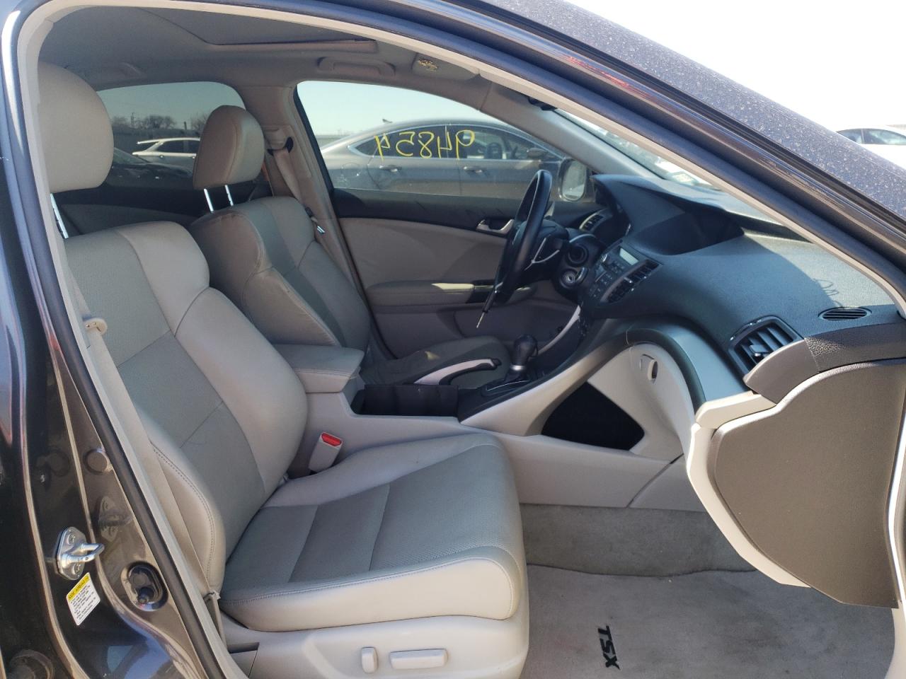 Photo 5 from auction – 2010 ACURA TSX with VIN JH4CU2F61AC034696