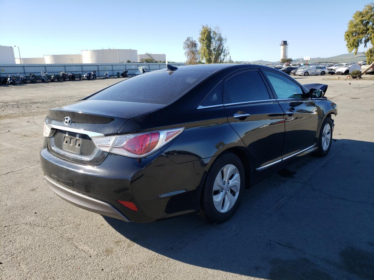 Photo 4 from auction – 2015 HYUNDAI SONATA HYB with VIN KMHEC4A44FA129752