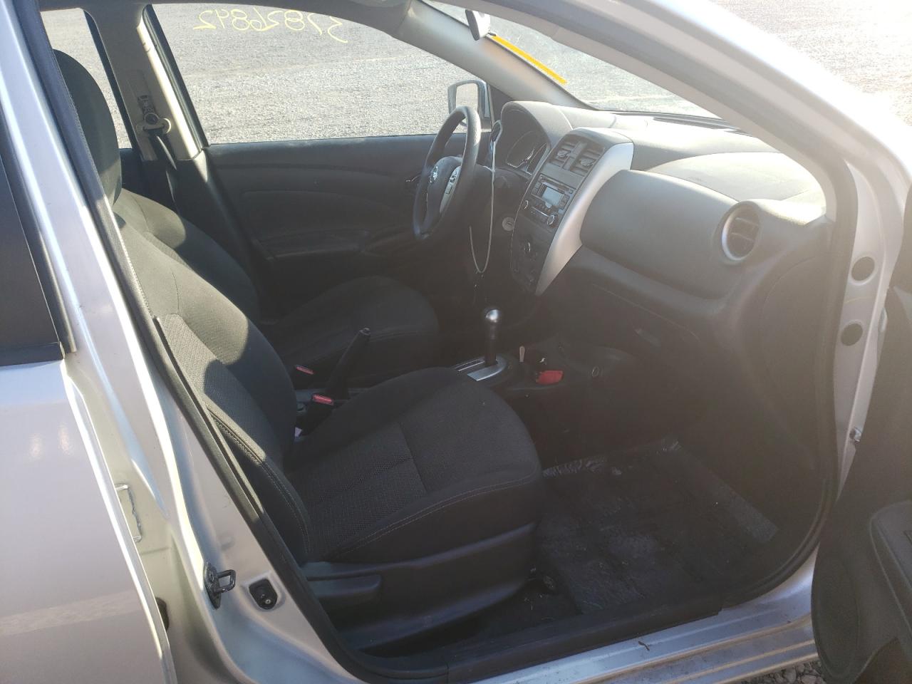 صورة رقم 5 من المزاد - 2017 NISSAN VERSA S مع VIN 3N1CN7AP1HL802237