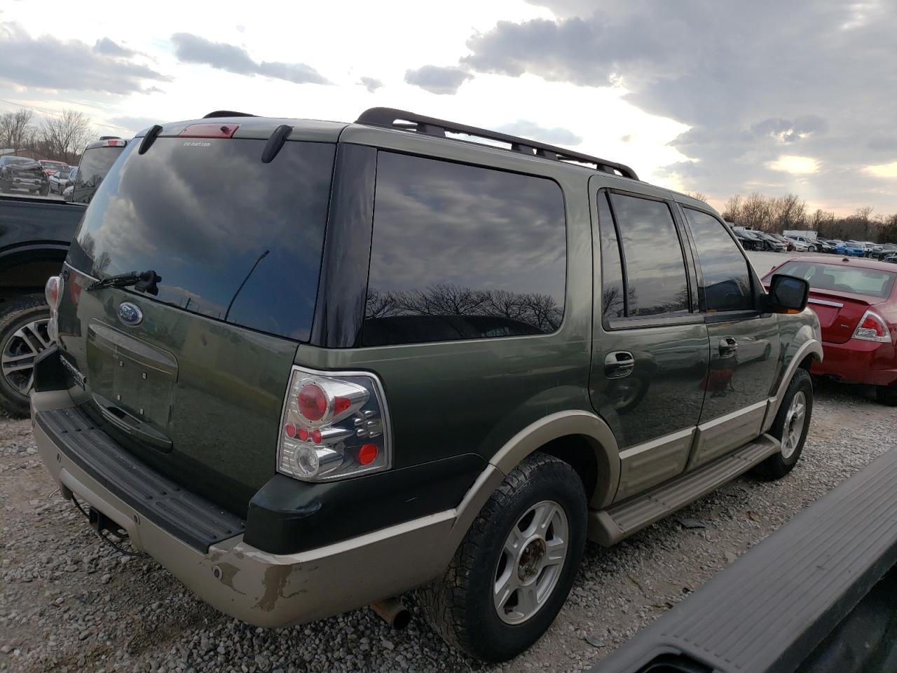 Photo 4 from auction – 2005 FORD EXPEDITION with VIN 1FMFU17595LA35708