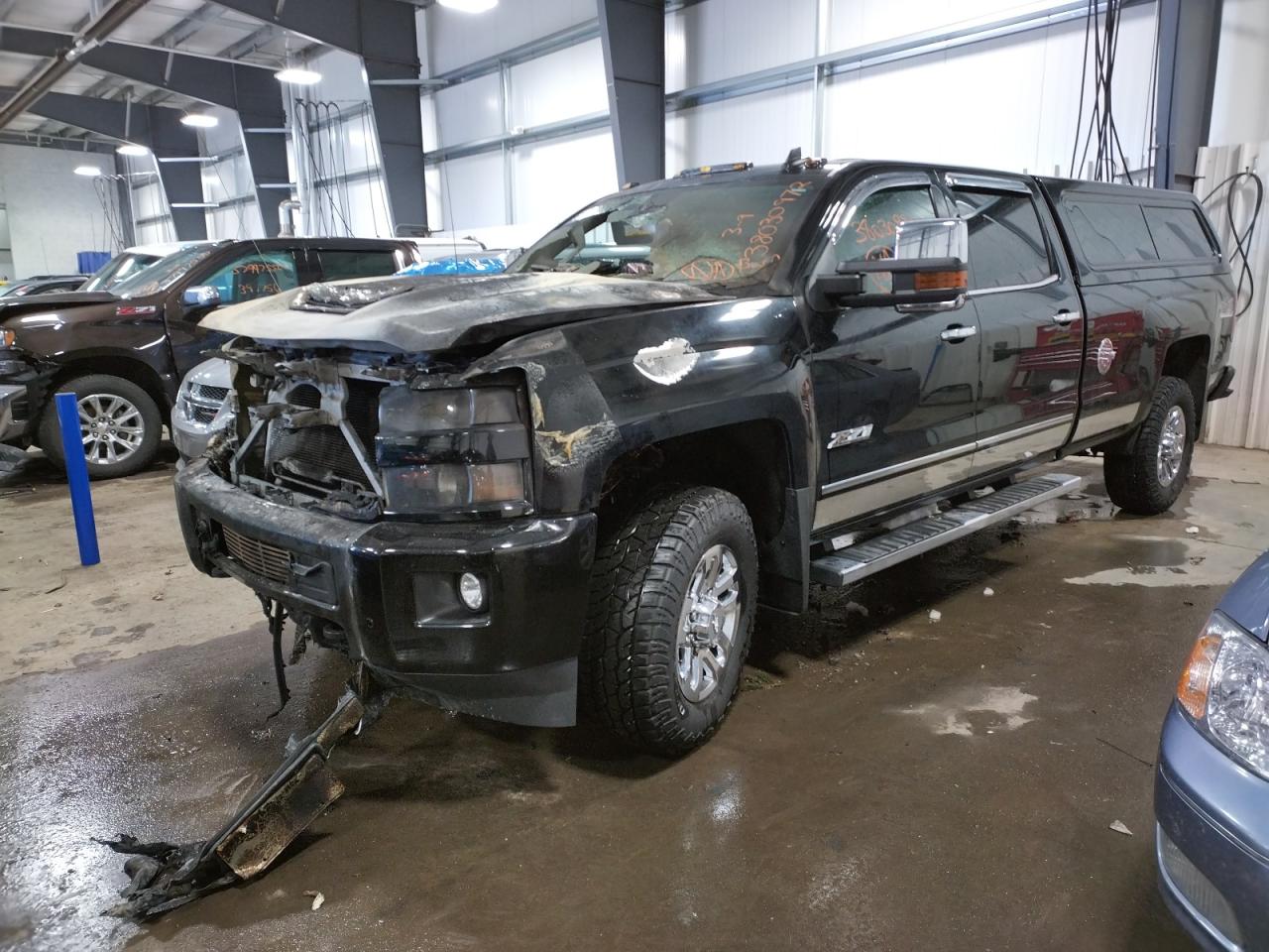 Photo 2 from auction – 2017 CHEVROLET SILVERADO with VIN 1GC4K0EY7HF149573