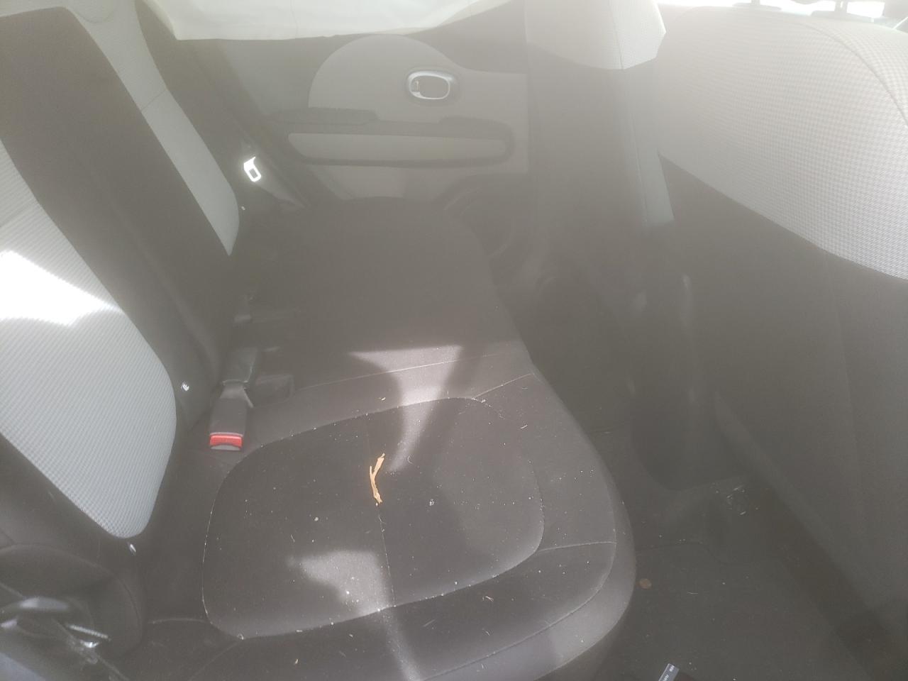 Photo 6 from auction – 2016 KIA SOUL with VIN KNDJN2A24G7406740