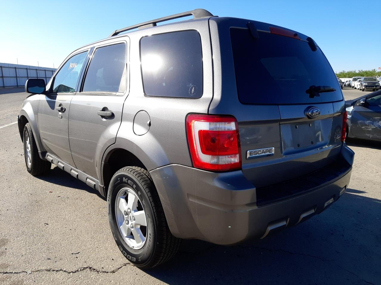 Photo 3 from auction – 2009 FORD ESCAPE XLT with VIN 1FMCU93G19KB20062
