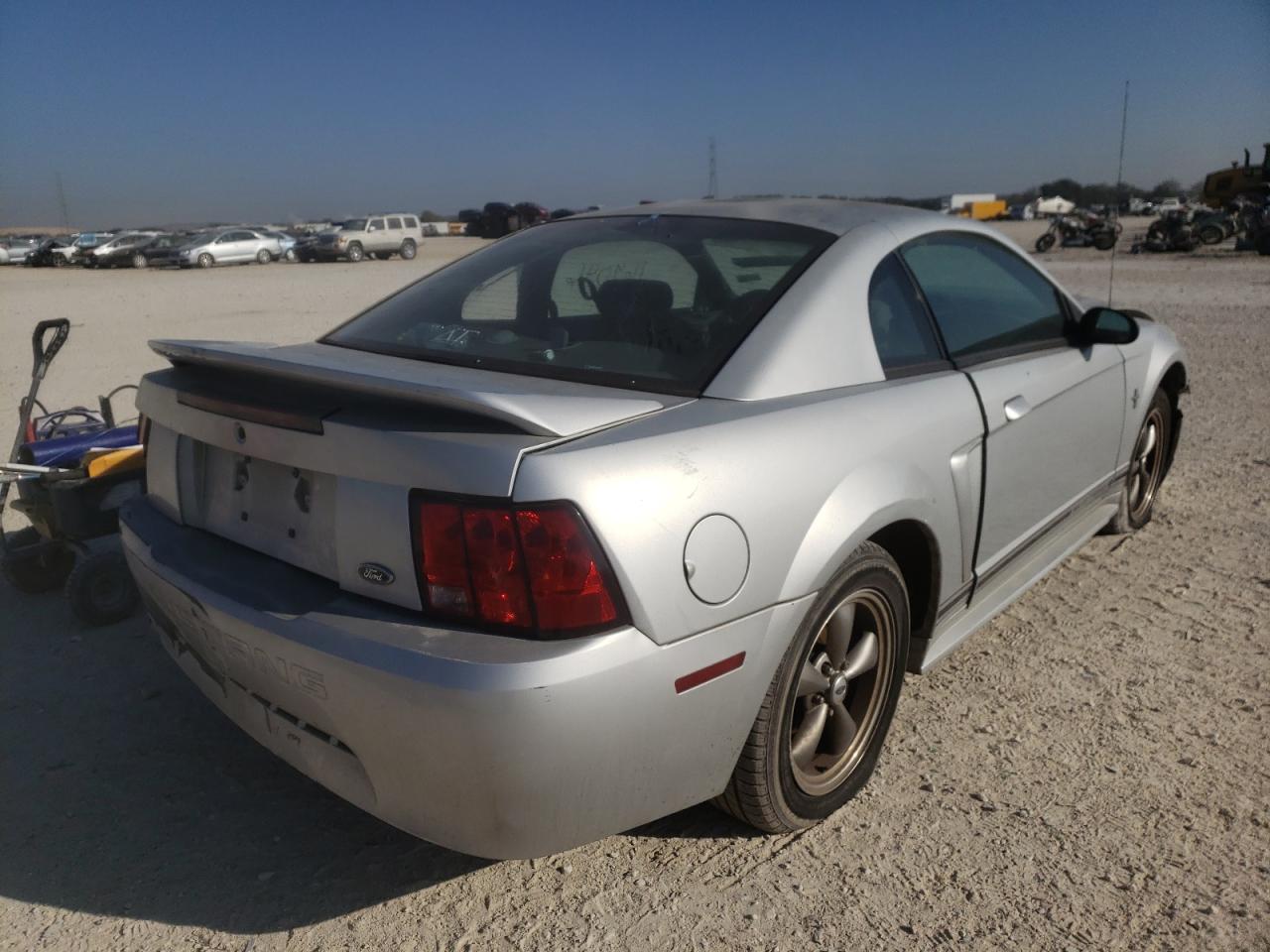 Photo 4 from auction – 2000 FORD MUSTANG with VIN 1FAFP4046YF174881
