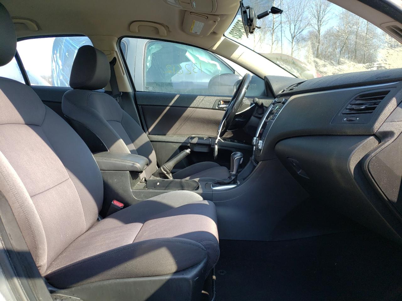 Photo 5 from auction – 2012 SUZUKI KIZASHI SE with VIN JS2RF9A3XC6101427
