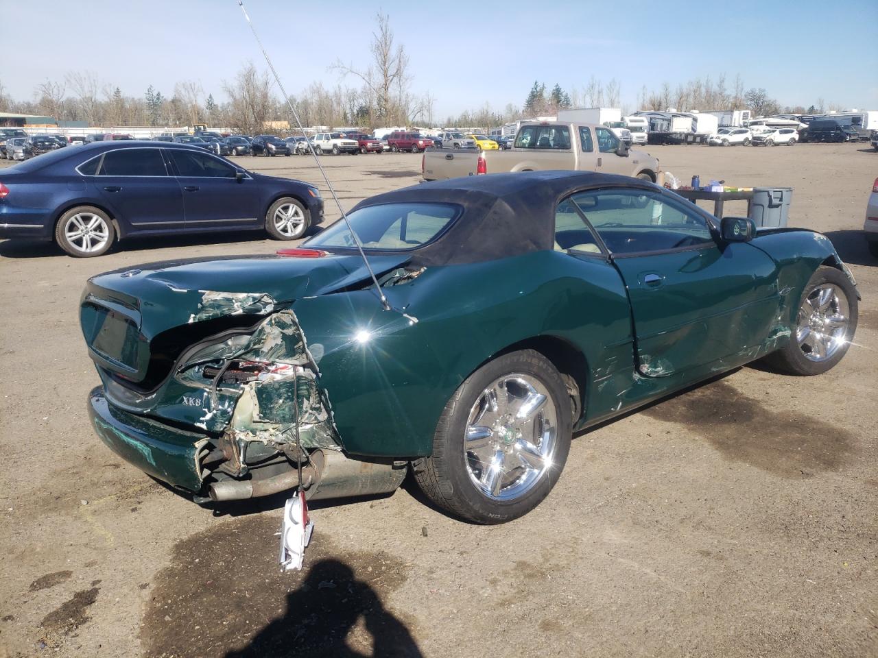 Photo 4 from auction – 1998 JAGUAR XK8 with VIN SAJGX2245WC026463