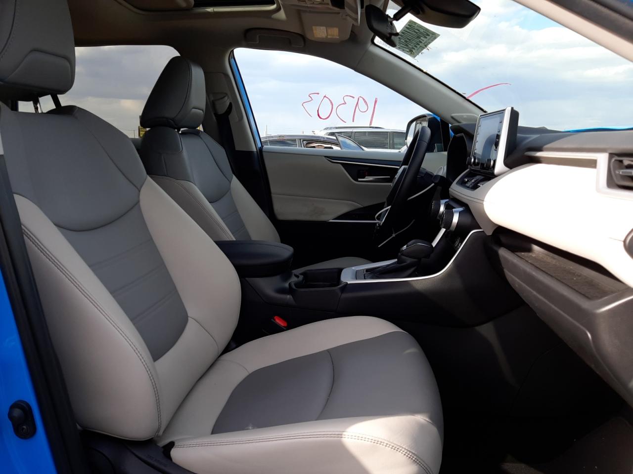 Photo 5 from auction – 2021 TOYOTA RAV4 with VIN 2T3A1RFV1MW175125