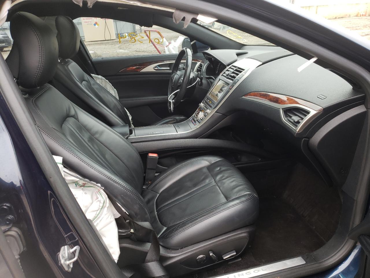 Photo 5 from auction – 2017 LINCOLN MKZ RESERV with VIN 3LN6L5F90HR638535