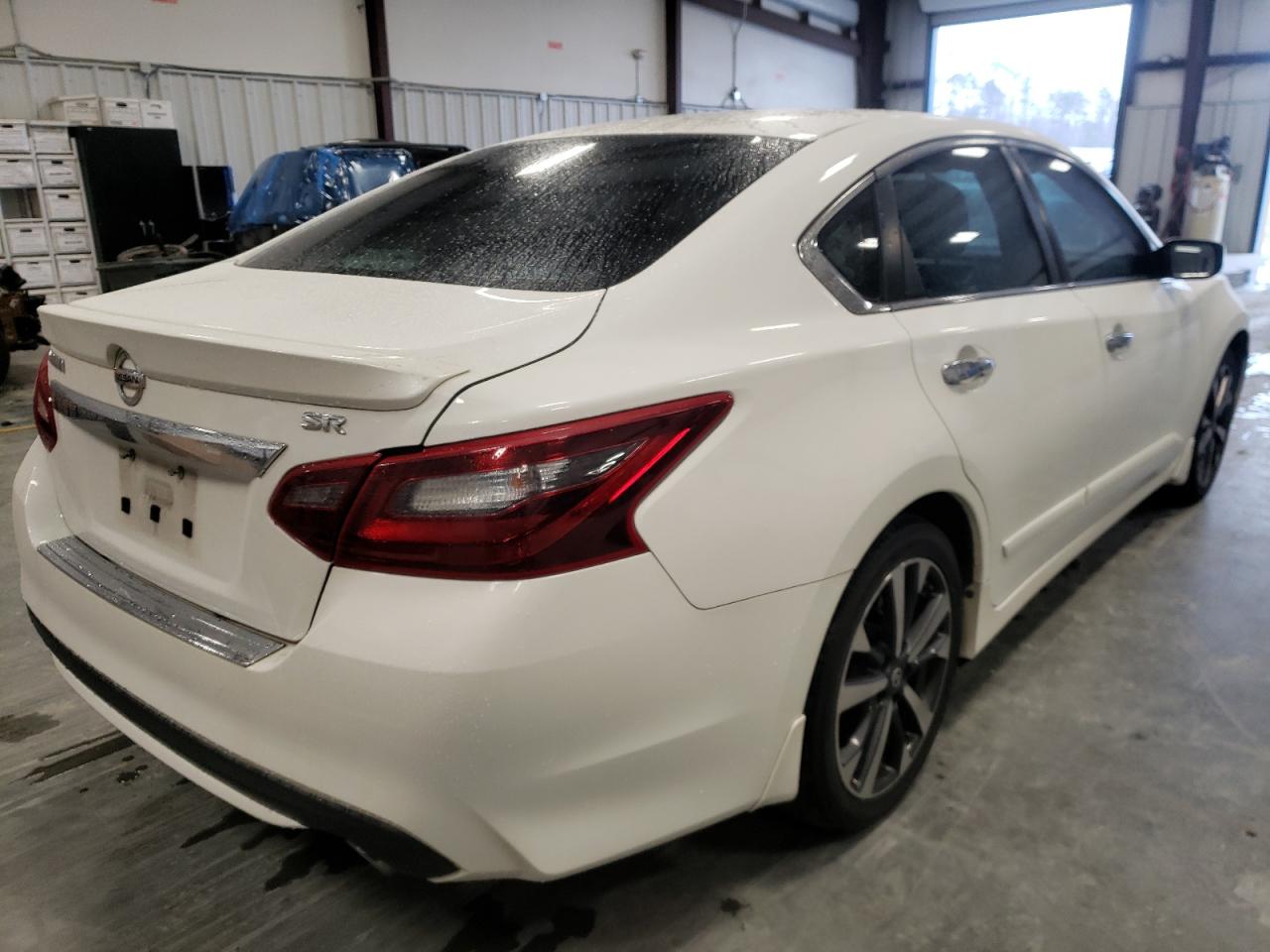 Photo 4 from auction – 2017 NISSAN ALTIMA 2.5 with VIN 1N4AL3AP4HN309841