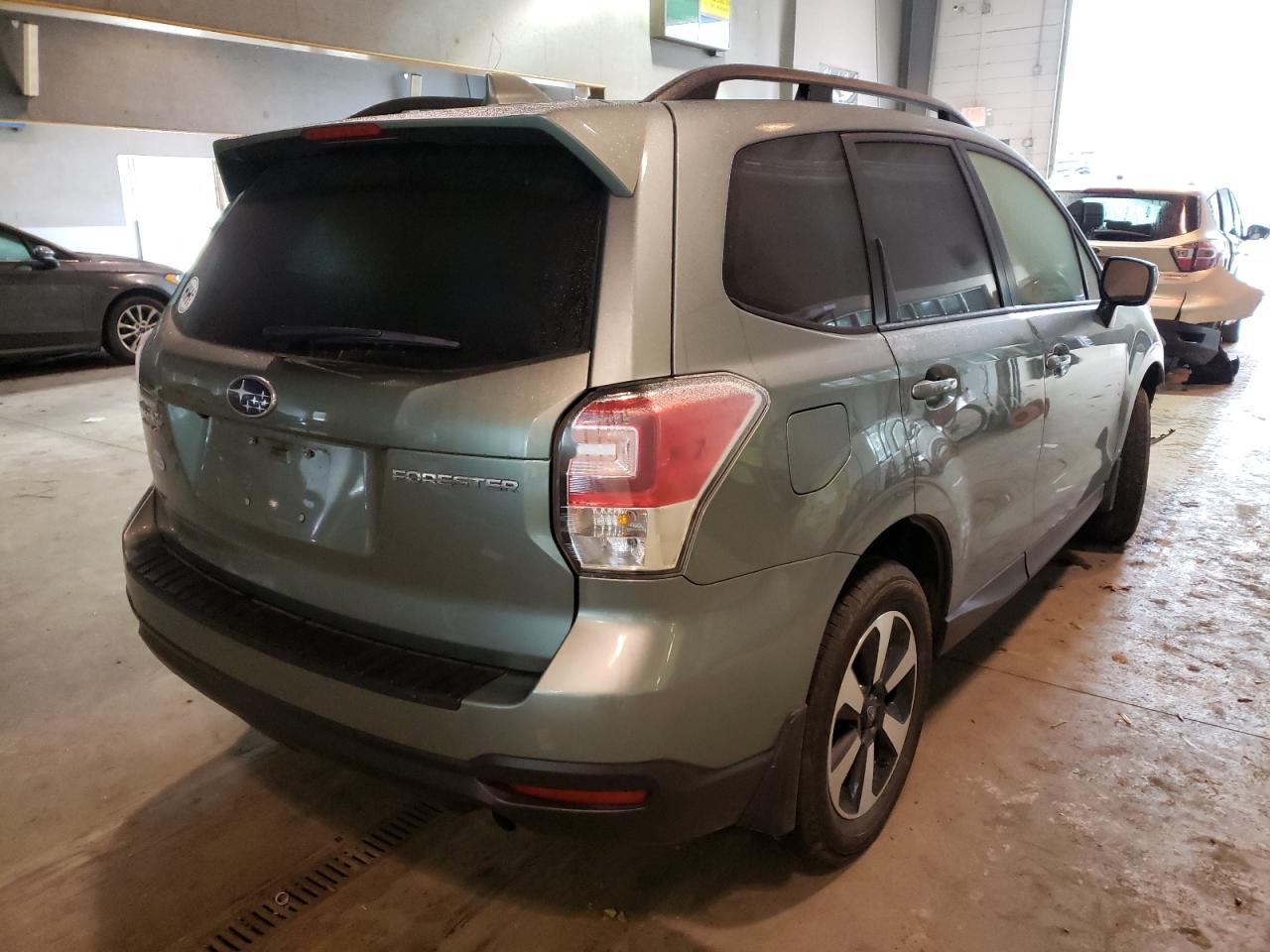 Photo 4 from auction – 2018 SUBARU FORESTER 2 with VIN JF2SJAGC3JH606859
