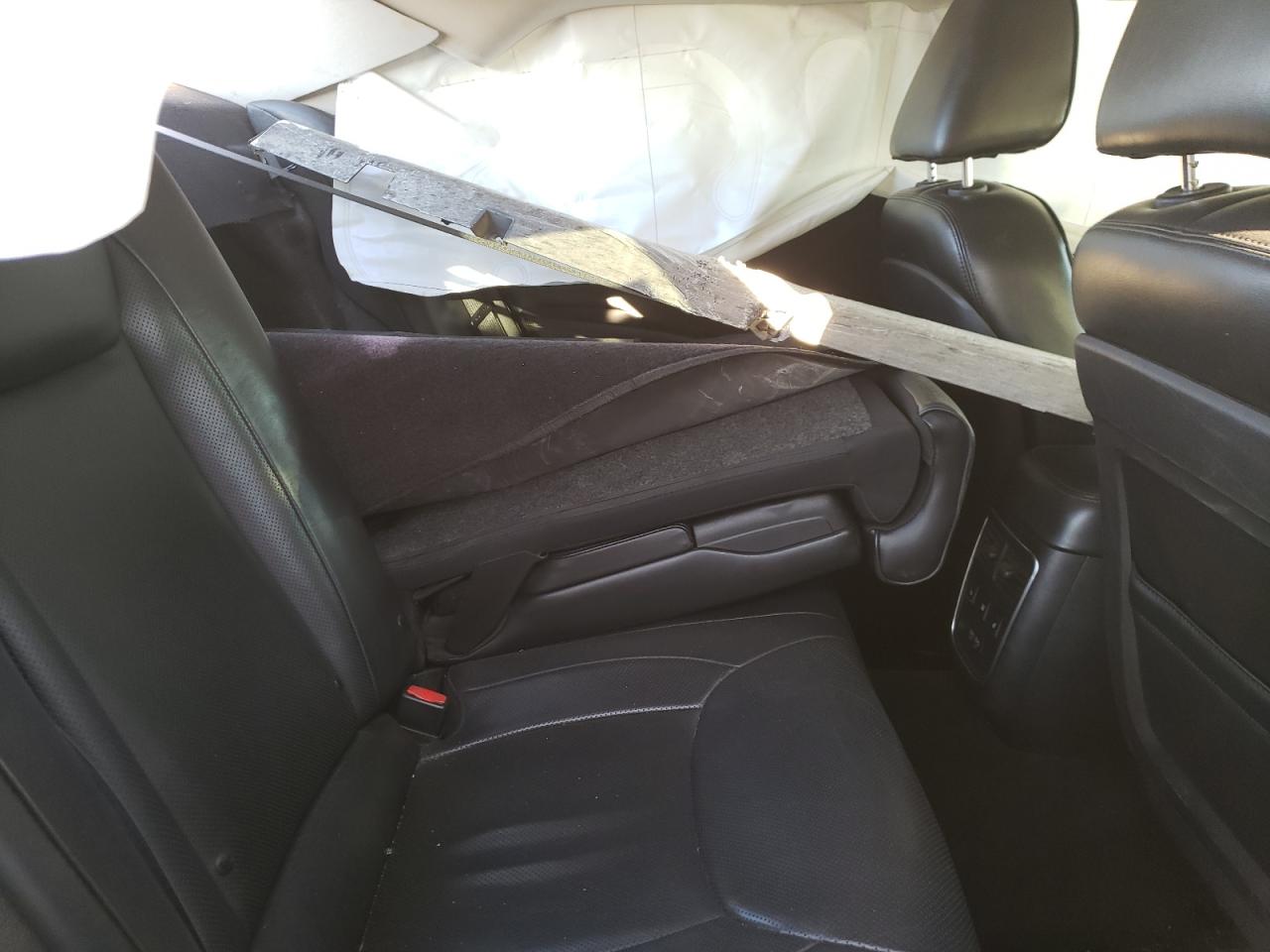 Photo 6 from auction – 2016 CHRYSLER 300C with VIN 2C3CCAEG1GH151942