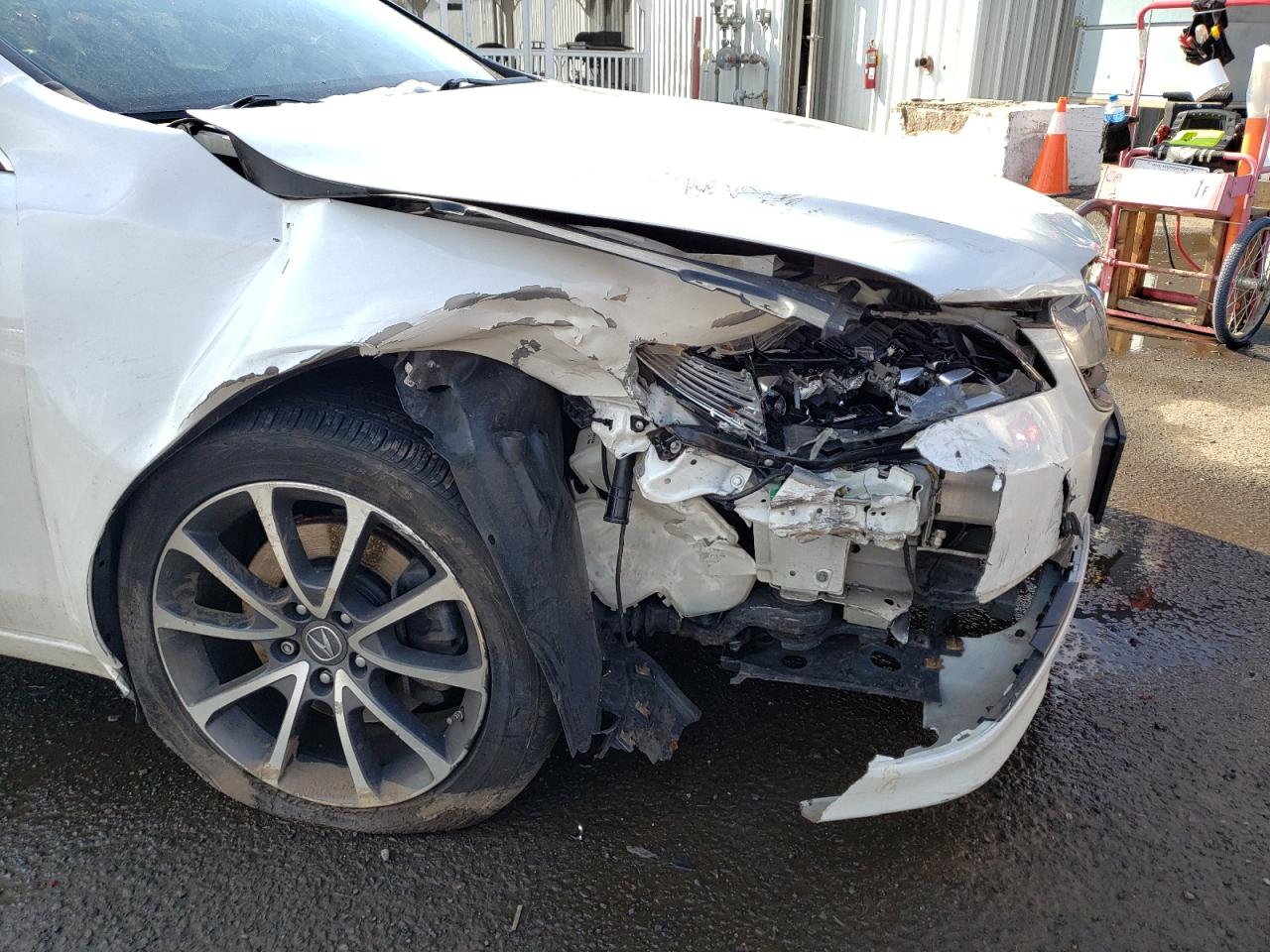 Photo 9 from auction – 2015 ACURA TLX TECH with VIN 19UUB2F59FA004434