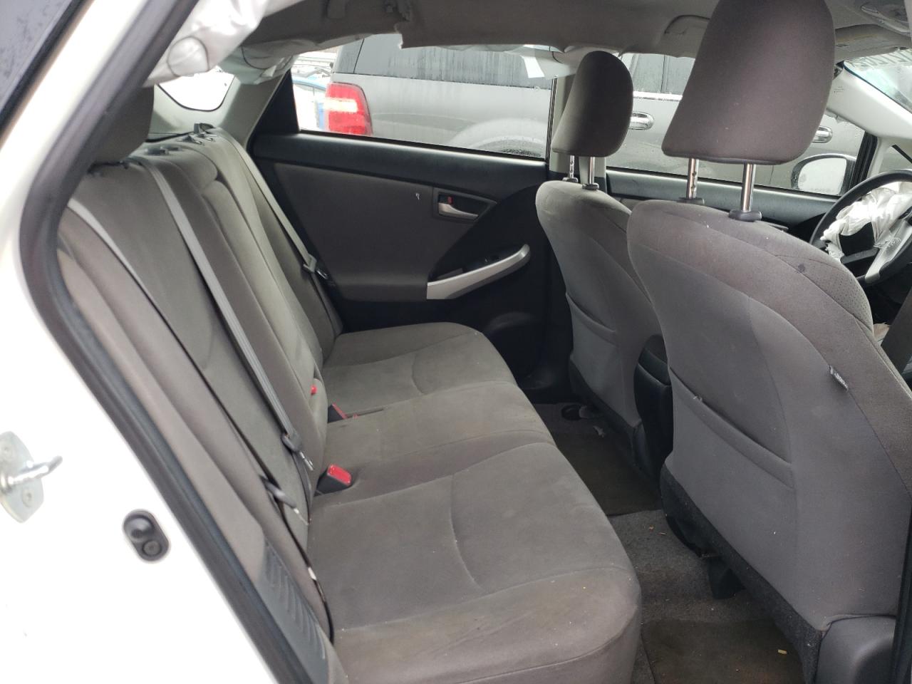 Photo 6 from auction – 2015 TOYOTA PRIUS with VIN JTDKN3DU8F1945175