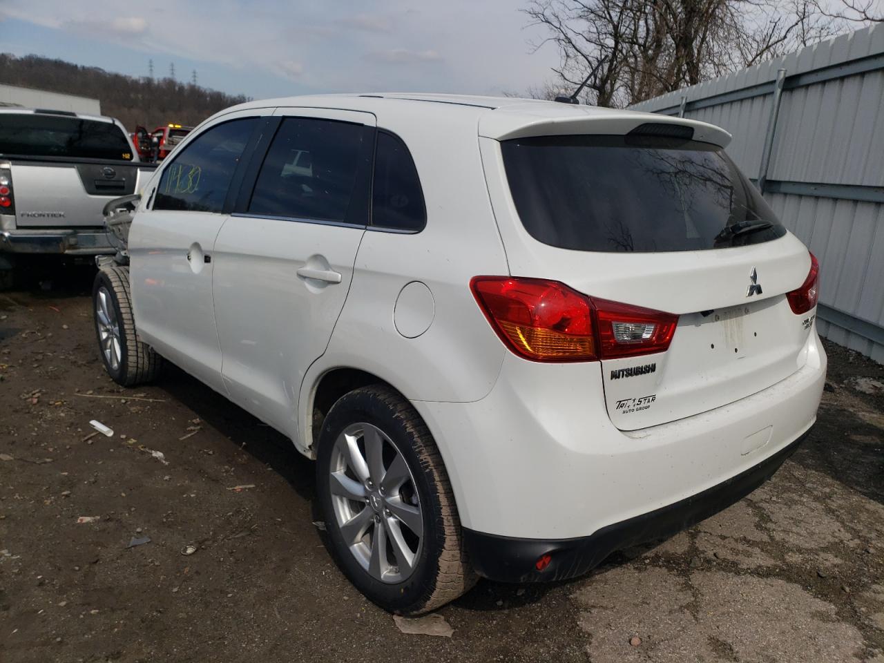 Zdjęcie 3 z aukcji – 2015 MITSUBISHI OUTLANDER z VIN 4A4AR4AU6FE055737