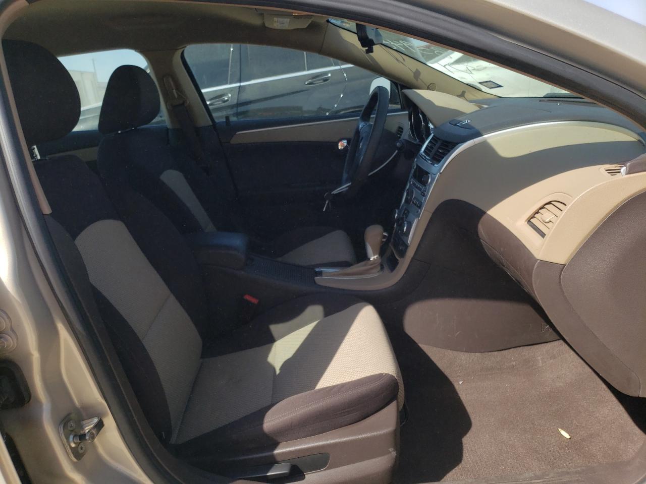 Photo 5 from auction – 2011 CHEVROLET MALIBU LS with VIN 1G1ZB5E16BF396217