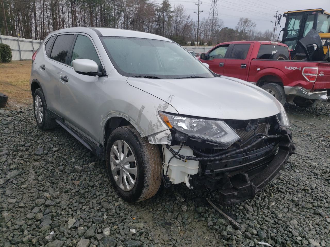 NISSAN ROGUE S 2017 with VIN KNMAT2MV8HP550692 - Photo from auction